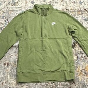 Nike Sportswear Club Women’s Brushed-Back 1/2-Zip Pullover Size small green